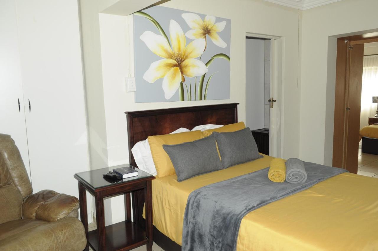 @Home Guest House 루스텐버그 외부 사진