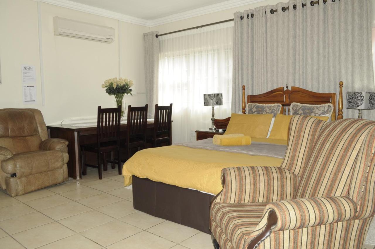 @Home Guest House 루스텐버그 외부 사진