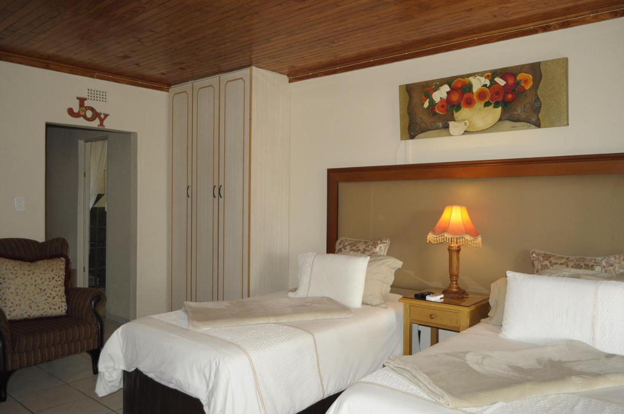 @Home Guest House 루스텐버그 외부 사진