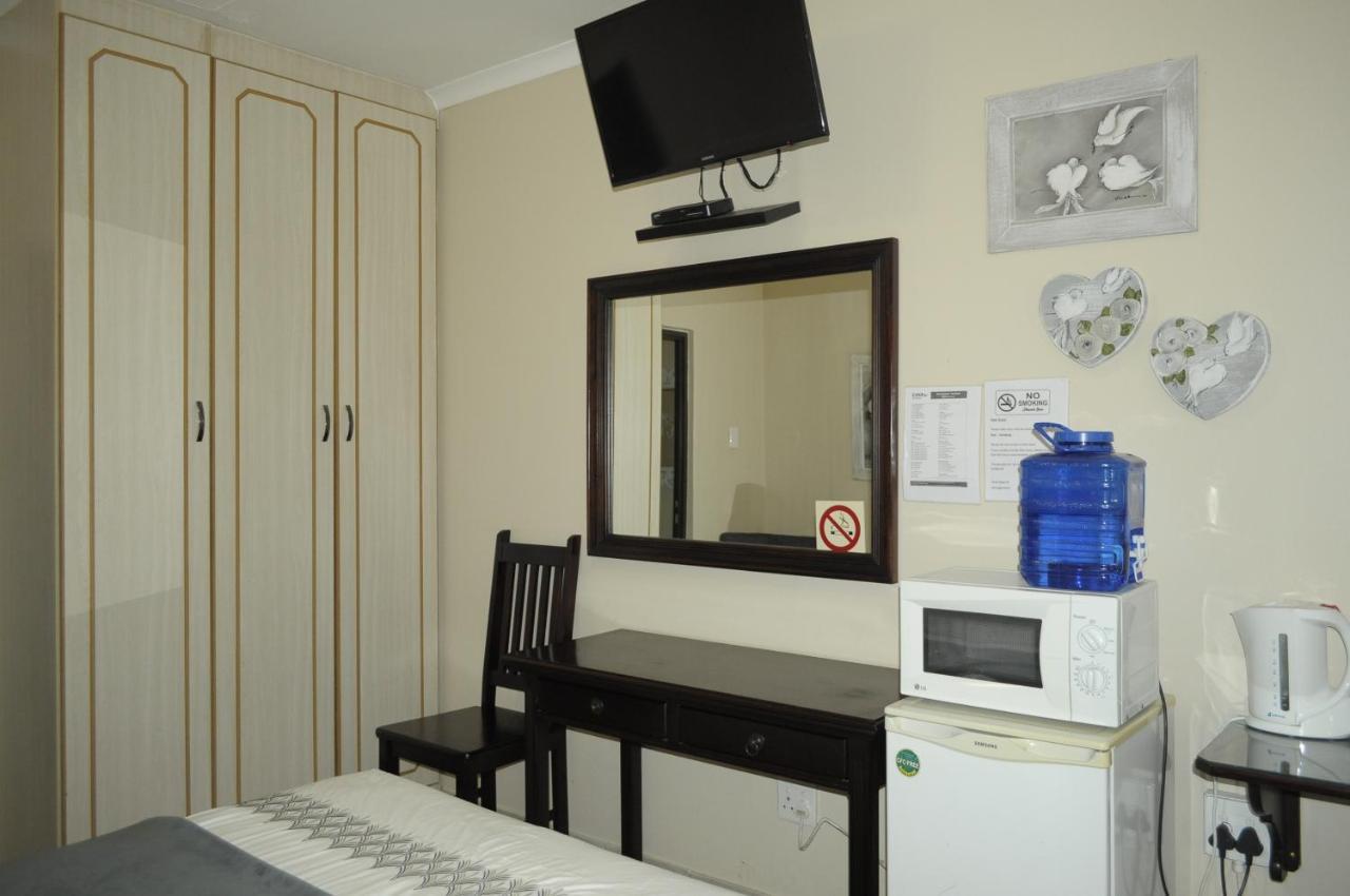 @Home Guest House 루스텐버그 외부 사진