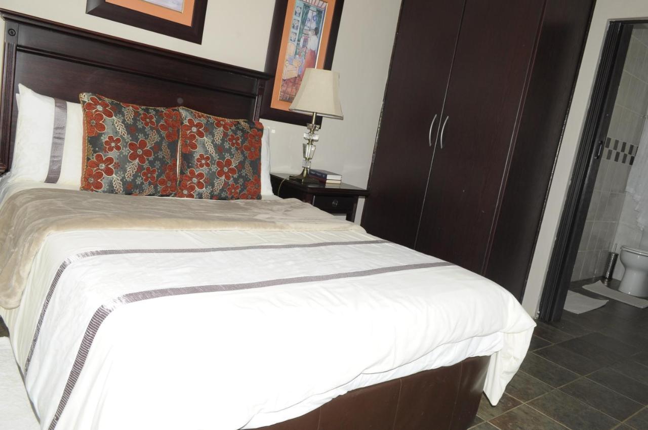 @Home Guest House 루스텐버그 외부 사진