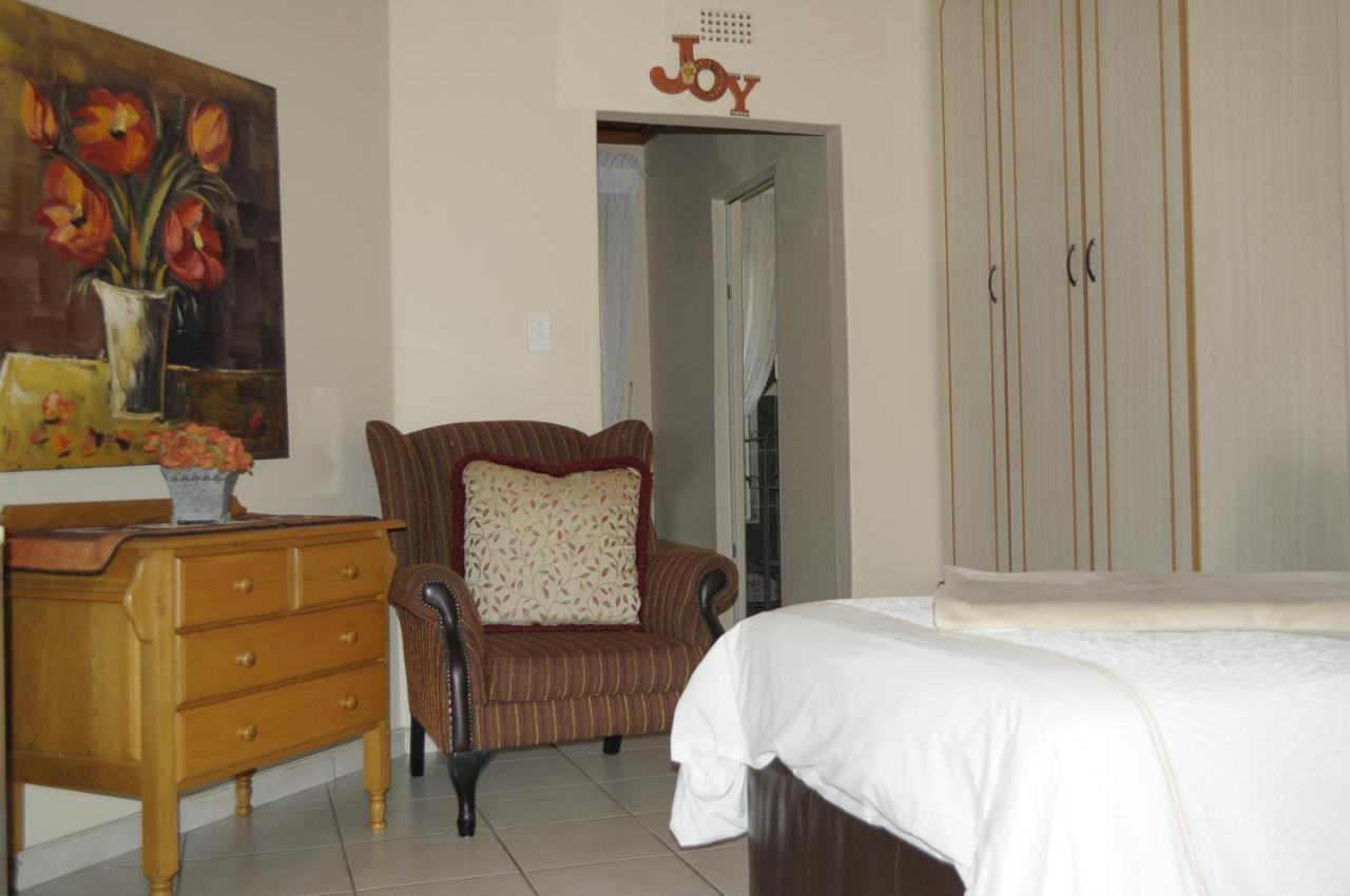 @Home Guest House 루스텐버그 외부 사진
