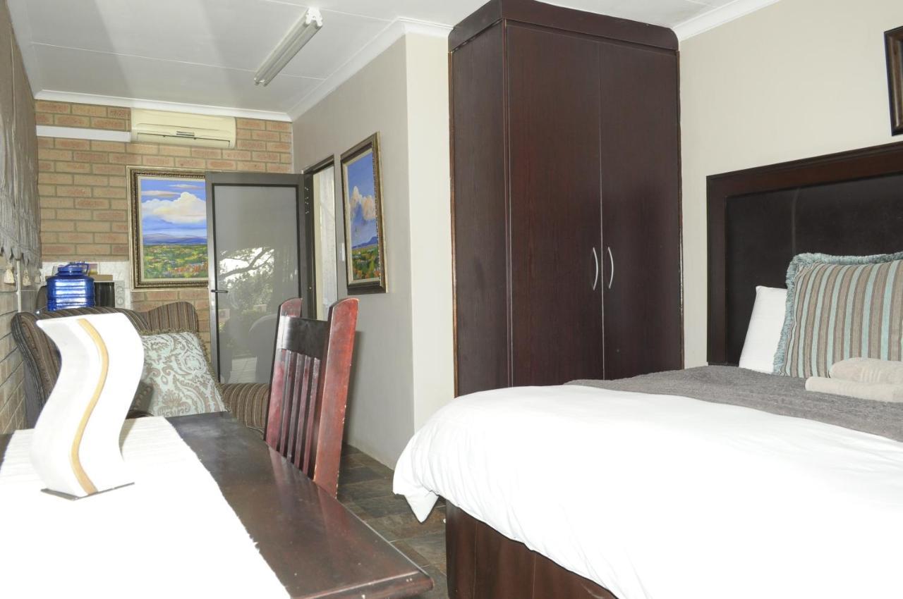 @Home Guest House 루스텐버그 외부 사진