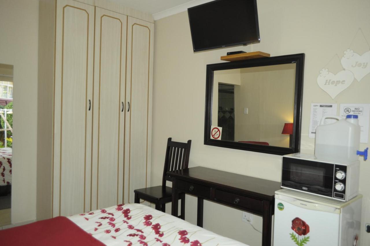 @Home Guest House 루스텐버그 외부 사진