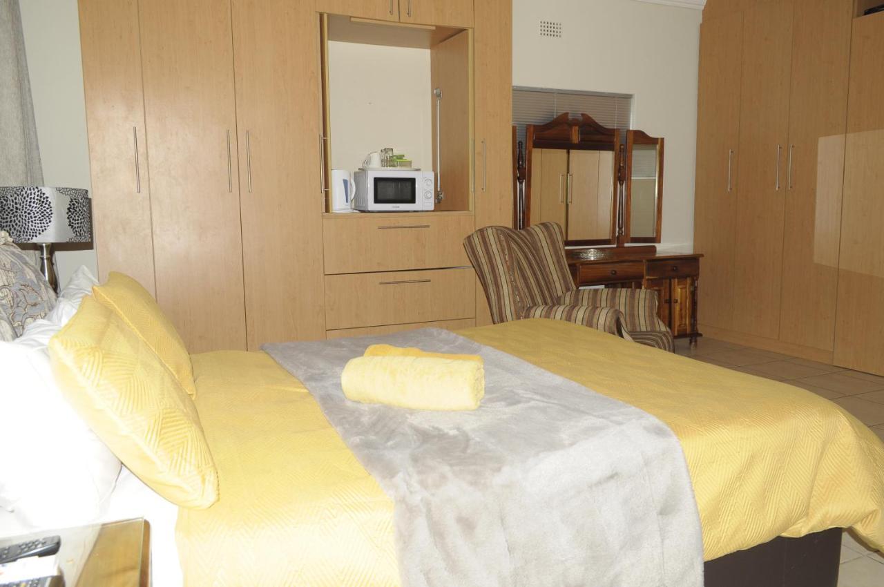 @Home Guest House 루스텐버그 외부 사진